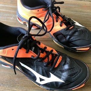 Mizuno Volleyball shoes wave lightning